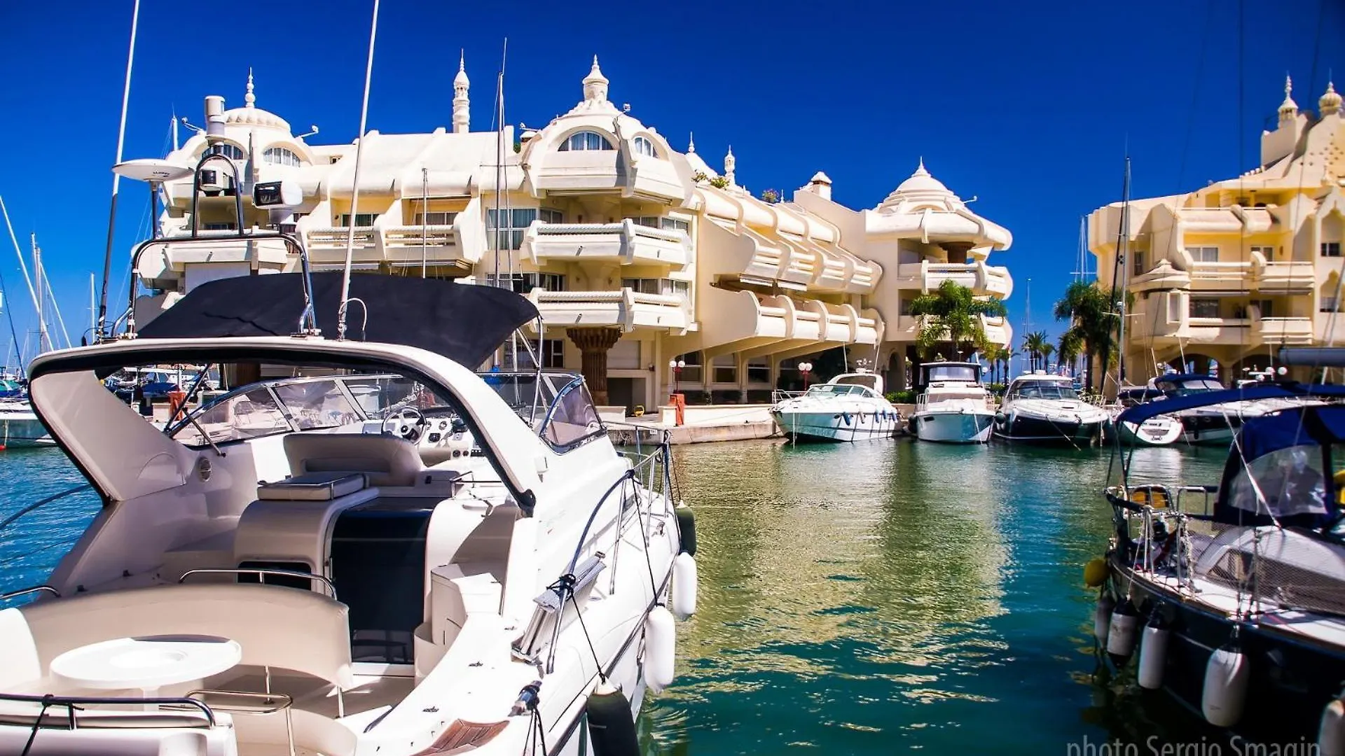 Apartamentos Los Cisnes - 2º Linea De Playa - Perfecta Ubicacion Benalmadena Spain